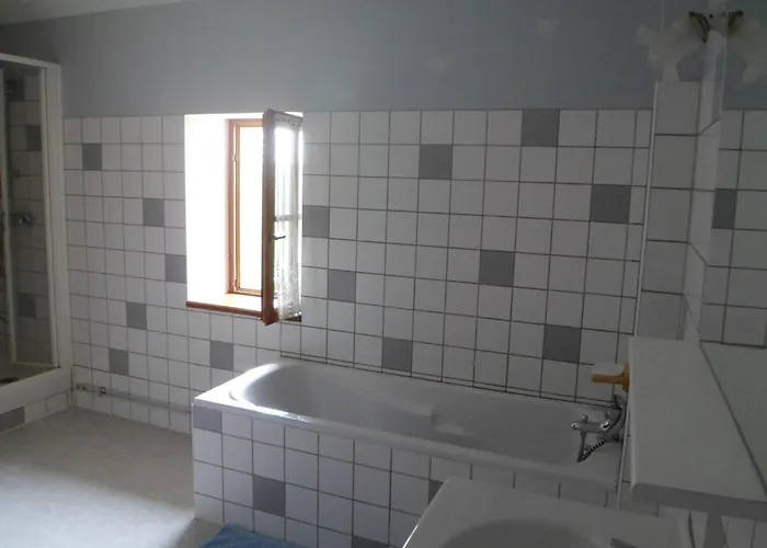 Дом отдыха Champetre Avec Piscine Et Wifi A - Fr-1-489-231 Souvigny