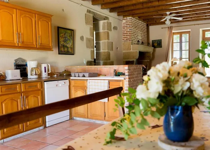 Champetre Avec Piscine Et Wifi A - Fr-1-489-231 Дом отдыха Souvigny